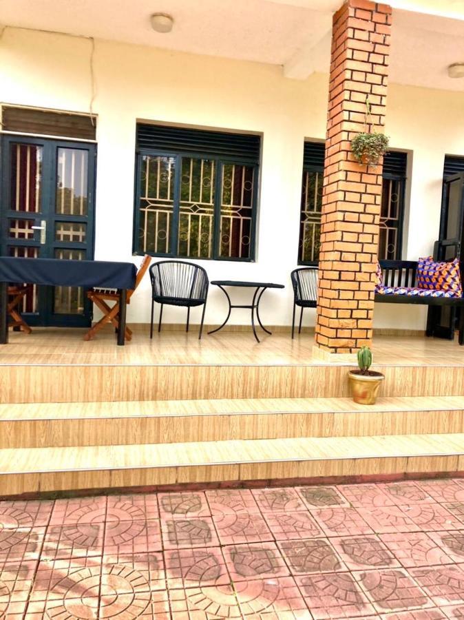 Okra House Hotell Entebbe Eksteriør bilde