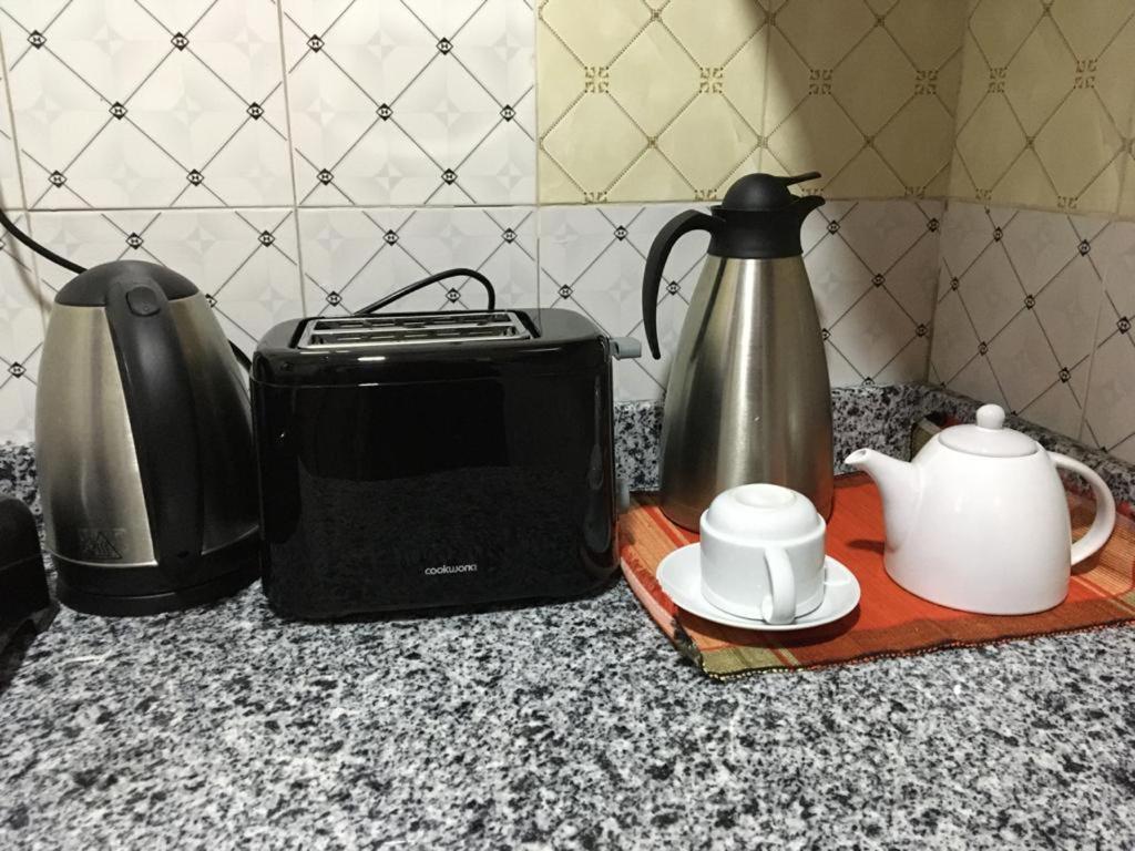 Okra House Hotell Entebbe Eksteriør bilde