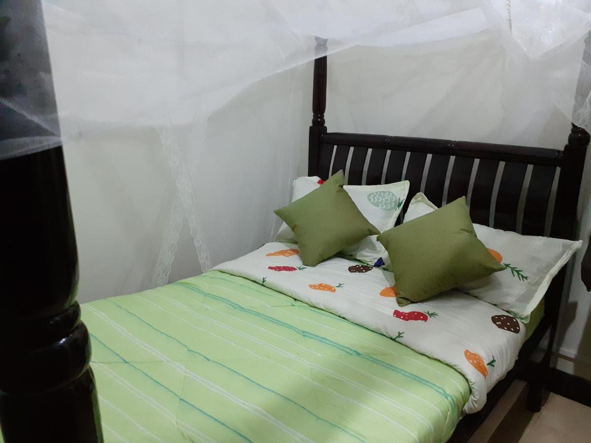 Okra House Hotell Entebbe Eksteriør bilde