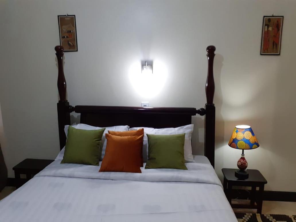 Okra House Hotell Entebbe Eksteriør bilde