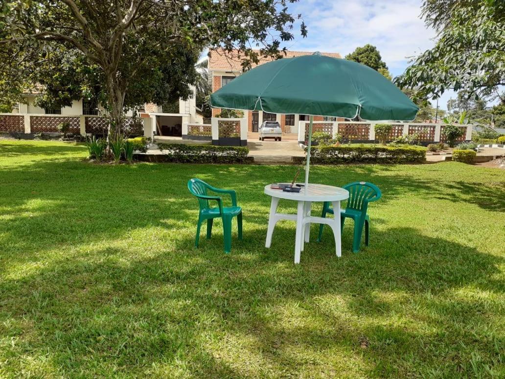 Okra House Hotell Entebbe Eksteriør bilde