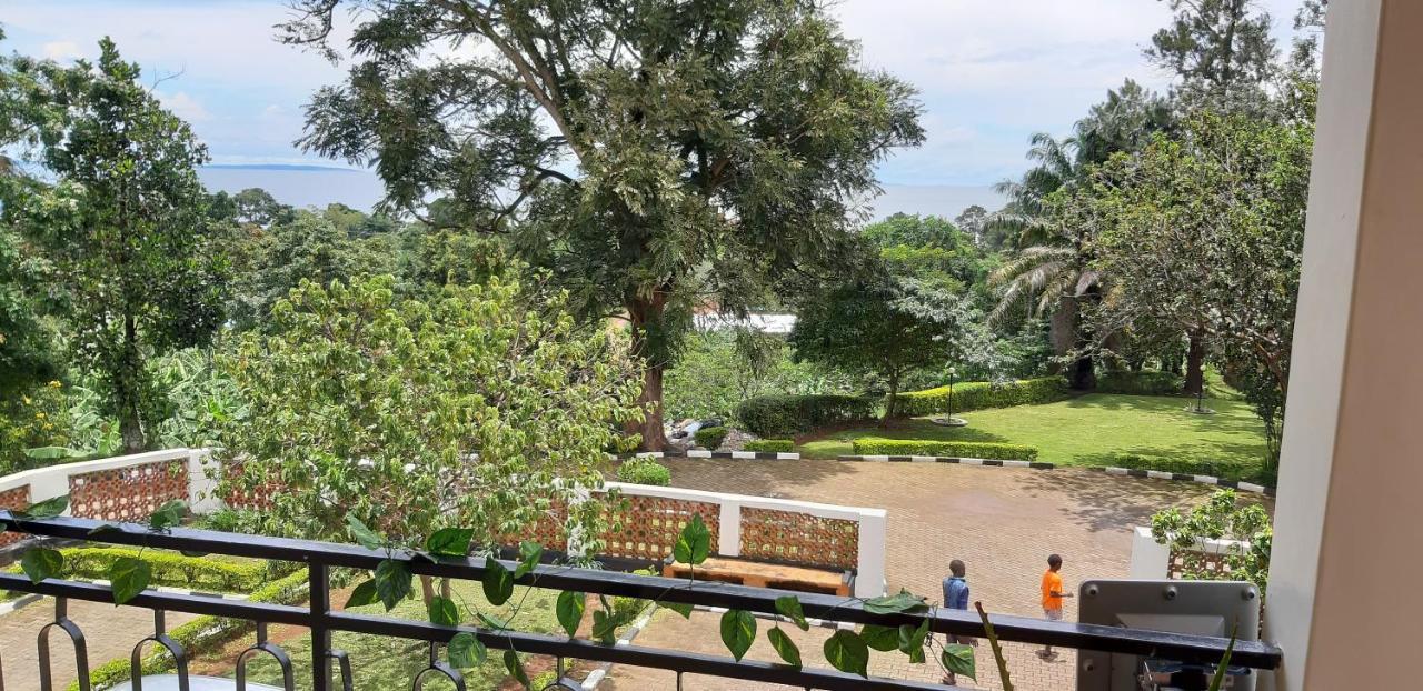 Okra House Hotell Entebbe Eksteriør bilde